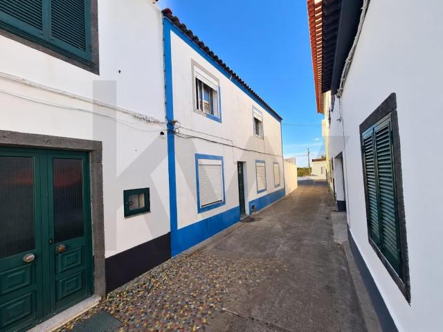 Casa venda em Ribeirinha, Angra do Heroísmo