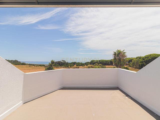 Casa venda em Capuchos, Almada