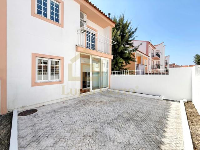 Casa venda em Azeitão (São Lourenço e São Simão), Setúbal