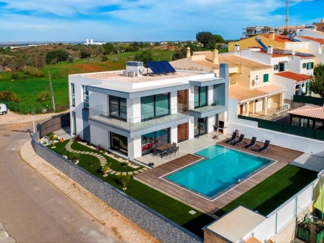 Vivenda venda em Parchal, Faro