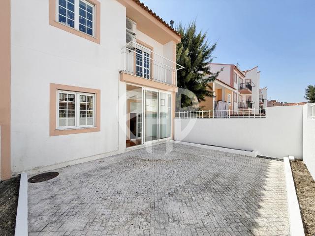 Vivenda venda em Azeitão (São Lourenço e São Simão), Setúbal