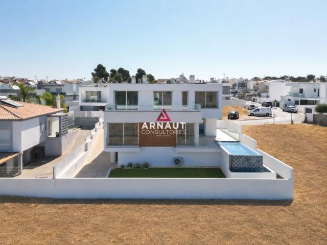 Casa venda em Estômbar, Faro
