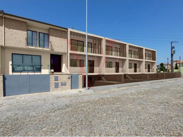 Casa venda em Merelim (São Pedro) e Frossos, Braga