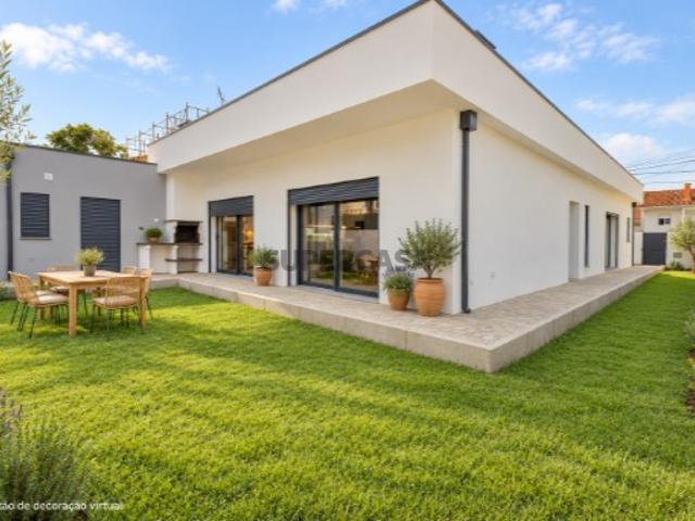 Casa venda em Fernão Ferro, Seixal