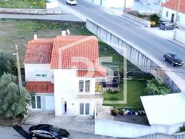 Vivenda venda em Porto De Mós, Leiria