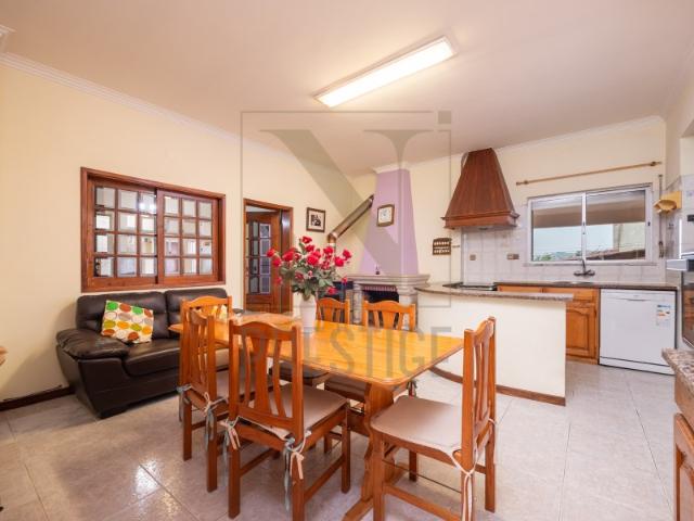 Casa venda em Coimbrã, Ameal