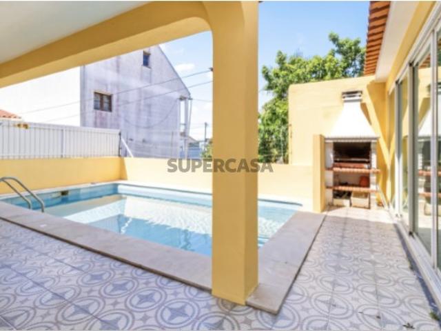 Casa venda em Fernão Ferro, Seixal