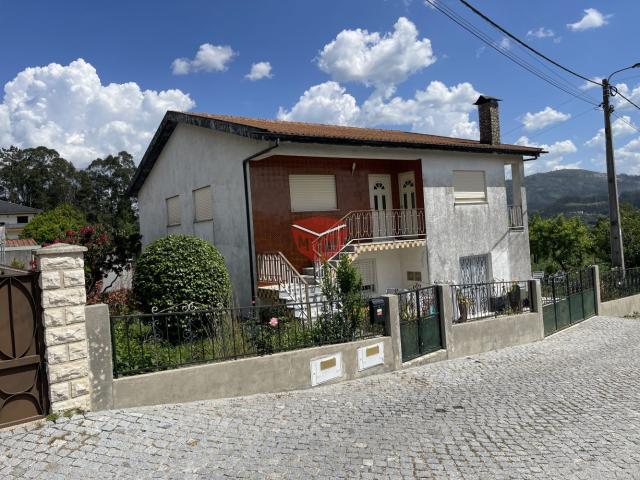 Casa alugar em Além da Veiga, Póvoa De Lanhoso