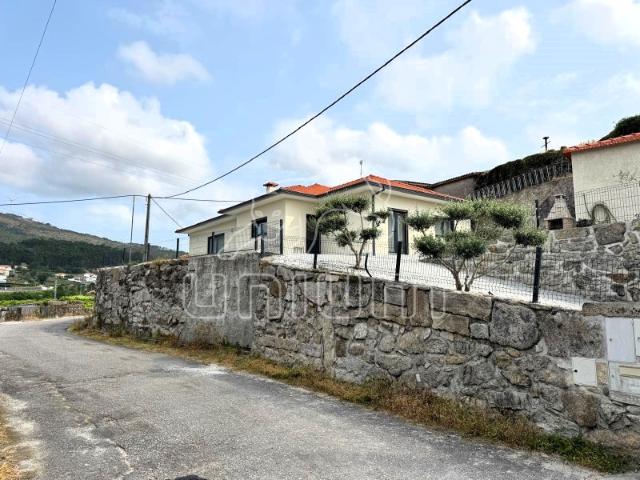 Casa alugar em Outeiro, Vilares