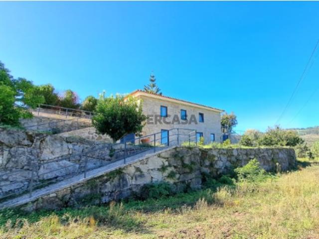 Casa venda em Oliveira Do Douro, Viseu