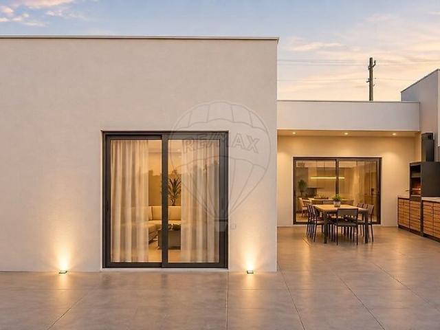 Casa venda em Alcobaça e Vestiaria, Alcobaça
