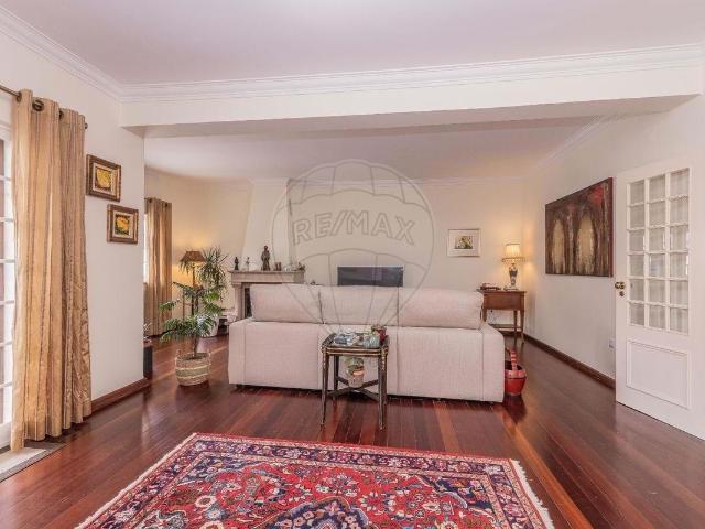 Vivenda venda em Funchalinho, Almada