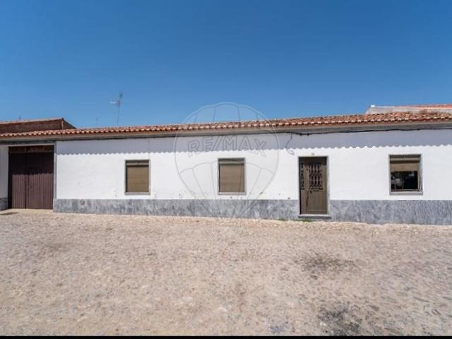 Casa venda em Amareleja, Moura