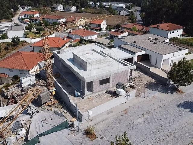 Casa venda em Campos e Louredo, Póvoa de Lanhoso