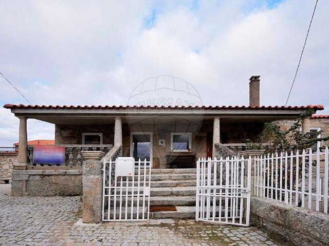 Casa venda em Caria, Moimenta da Beira