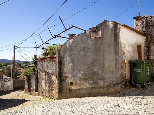 Casa venda em Castanheira de Pera e Coentral, Castanheira de Pera