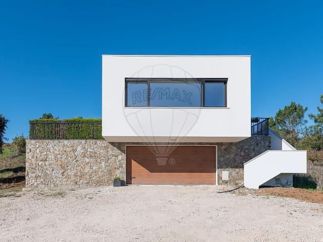 Casa venda em Cela, Alcobaça