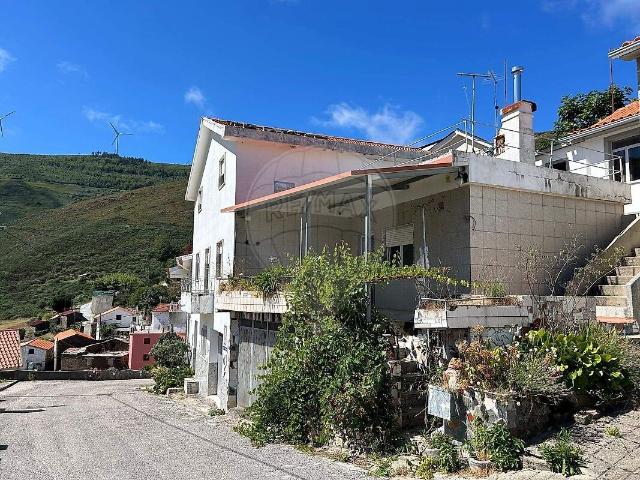 Casa venda em Mourísia, Cerdeira e Moura da Serra