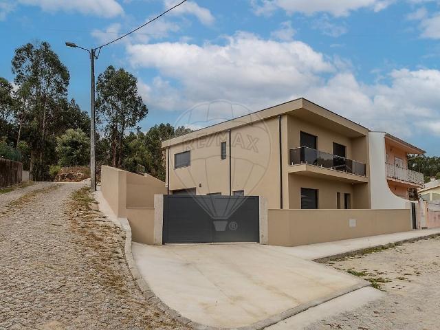 Casa venda em Cete, Paredes