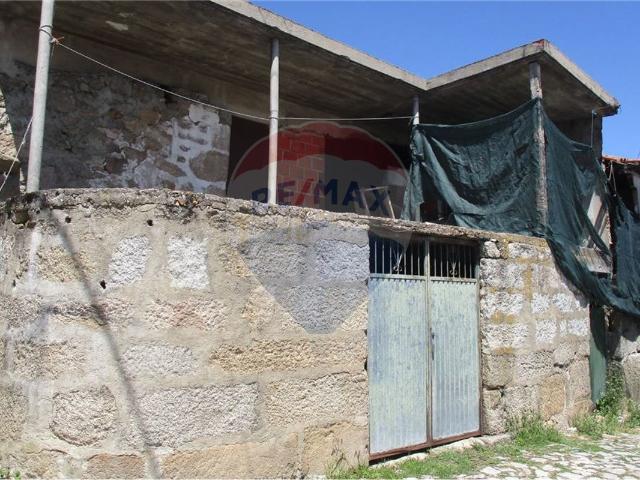 Casa venda em Vila Verde da Raia, Chaves