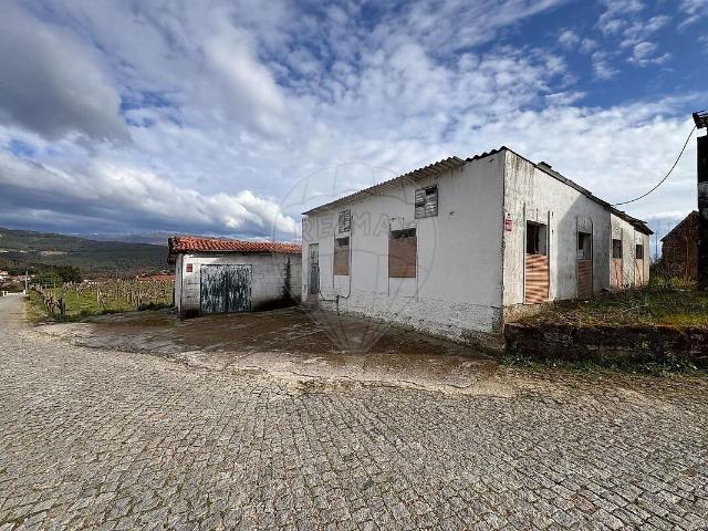 Casa venda em Codeçoso, Celorico de Basto