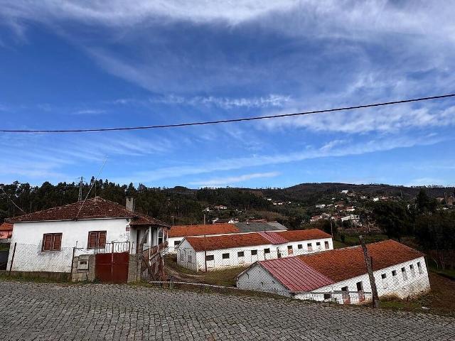 Casa venda em Codeçoso, Celorico de Basto