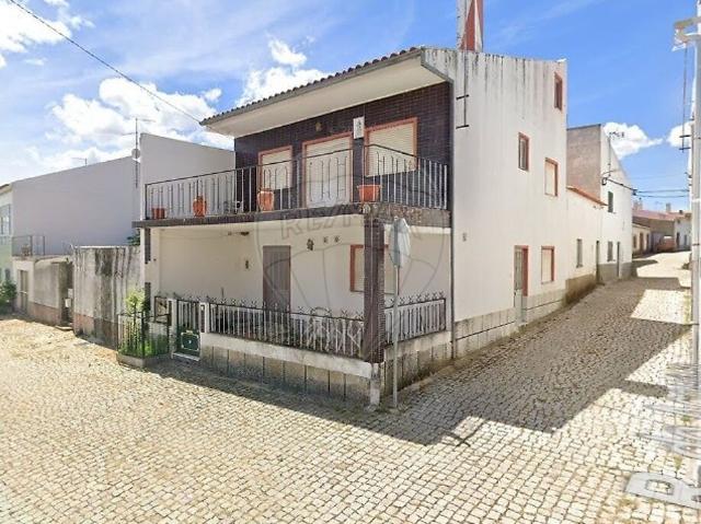 Casa venda em Colmeal e Vilar Torpim, Figueira de Castelo Rodrigo