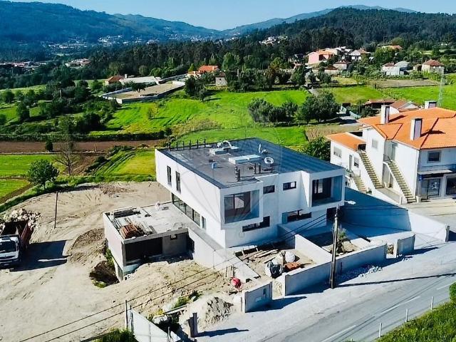 Casa venda em Cossourado, Barcelos