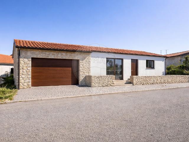Casa venda em Évora de Alcobaça, Alcobaça