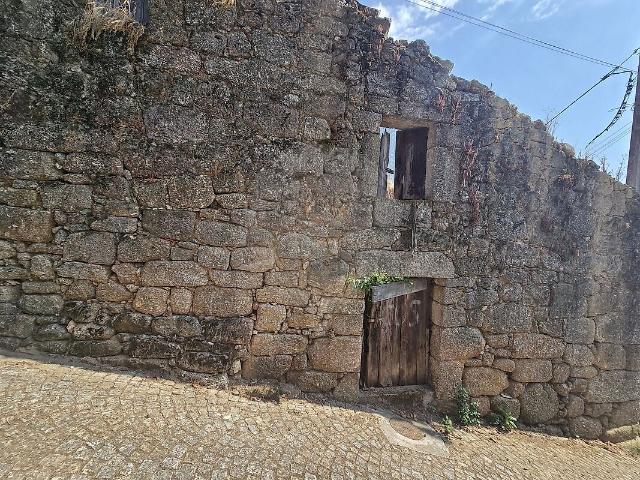 Casa venda em Faíl e Vila Chã de Sá, Viseu