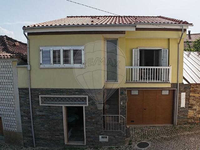 Casa venda em Lamas de Orelhão, Mirandela
