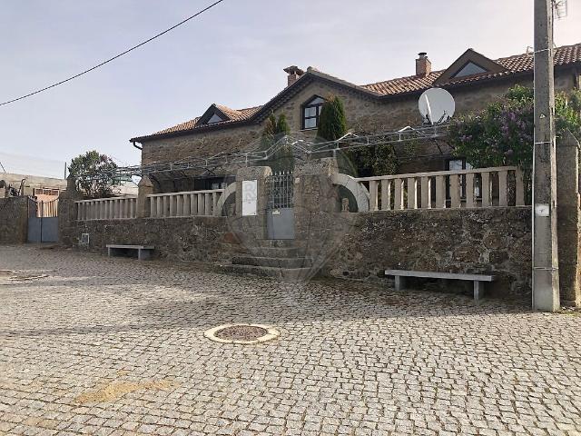 Casa venda em Forcalhos, Lajeosa e Forcalhos