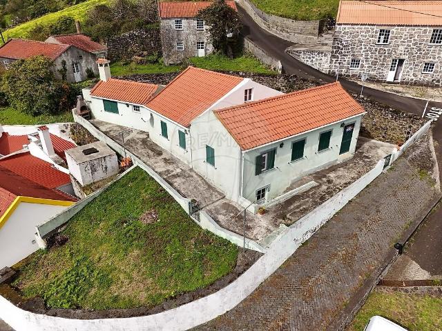 Casa venda em Manadas (Santa Bárbara), Velas