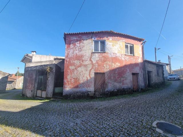 Casa venda em Mourilhe, Viseu