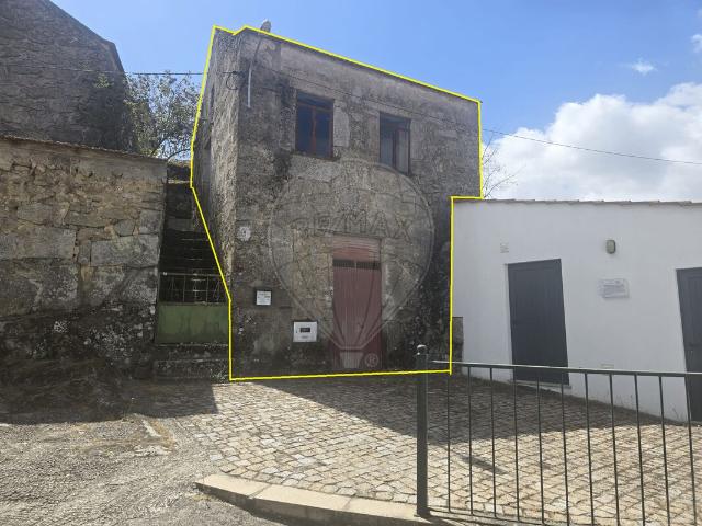 Casa venda em Mourilhe, Viseu