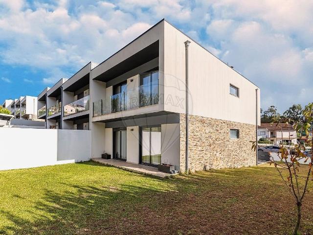 Casa venda em Medelo, Fafe
