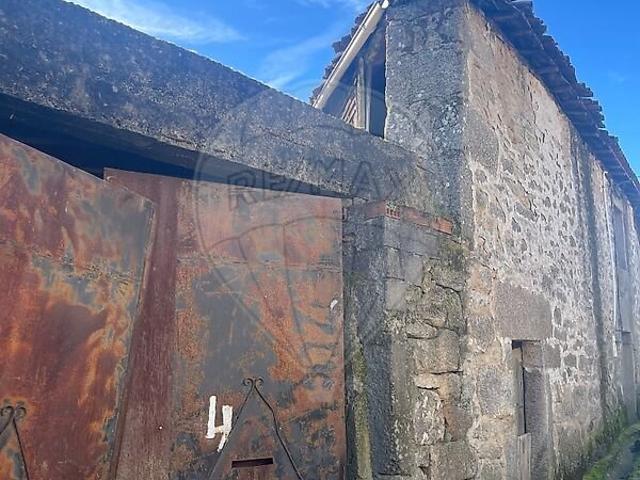 Casa venda em Pera Velha, Aldeia de Nacomba e Ariz, Moimenta da Beira