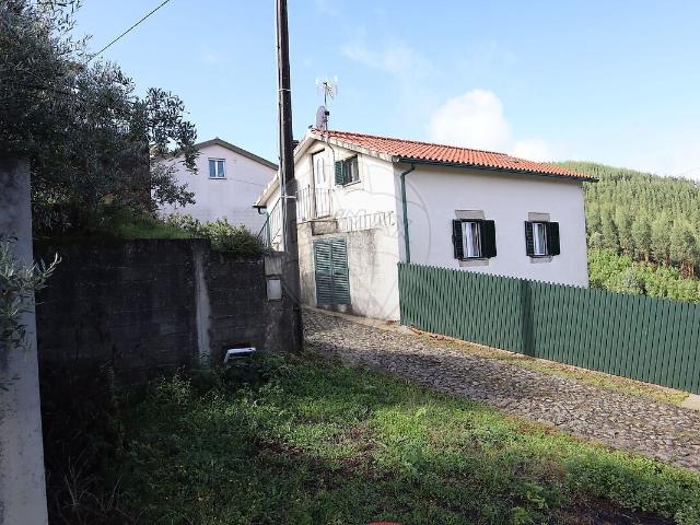 Casa venda em Corgas, Pomares