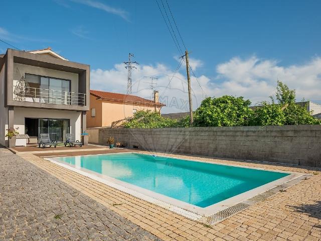 Casa venda em Portela, Vila Nova de Famalicão