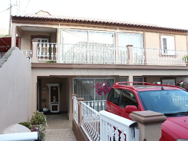 Casa venda em Ribeirinha, Angra do Heroísmo