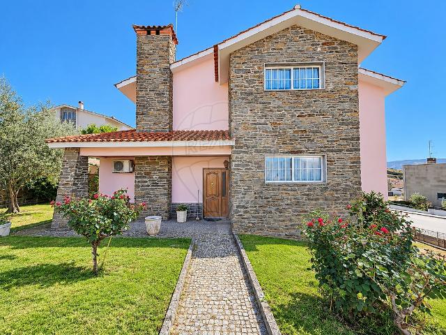 Casa venda em Sé, Santa Maria e Meixedo, Bragança