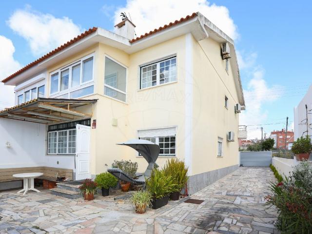 Casa venda em Mem Martins, Sintra