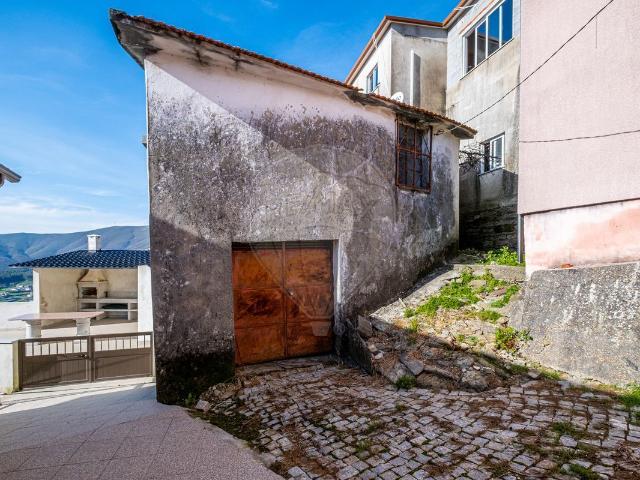 Casa venda em Parada de Ester e Ester, Castro Daire