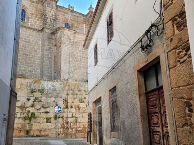Casa venda em Torre De Moncorvo, Bragança