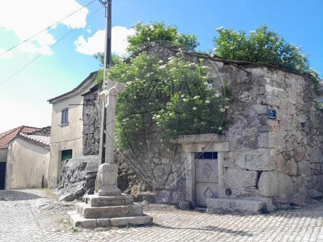 Casa venda em Vila Nova De Paiva, Viseu
