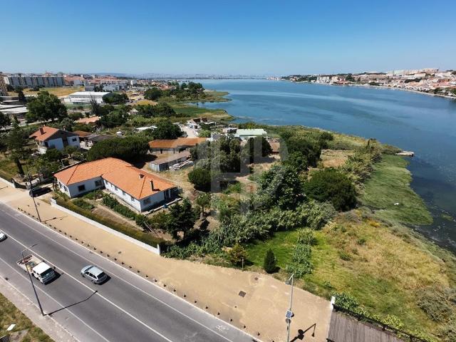 Vivenda venda em Amora, Quinta da Mimosa