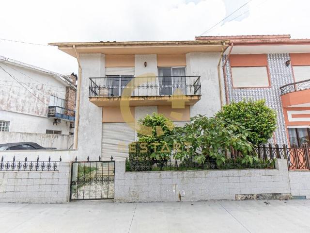 Casa venda em Maia, Gueifães