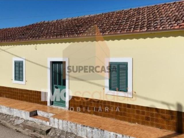 Casa venda em Almoster, Santarém