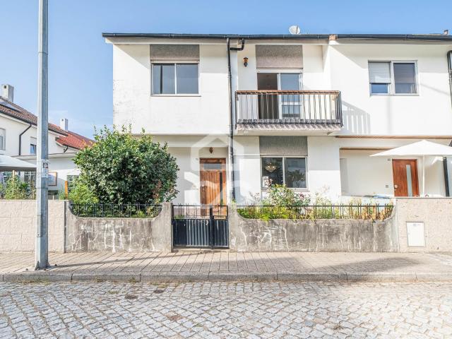 Casa venda em Maia, Gueifães