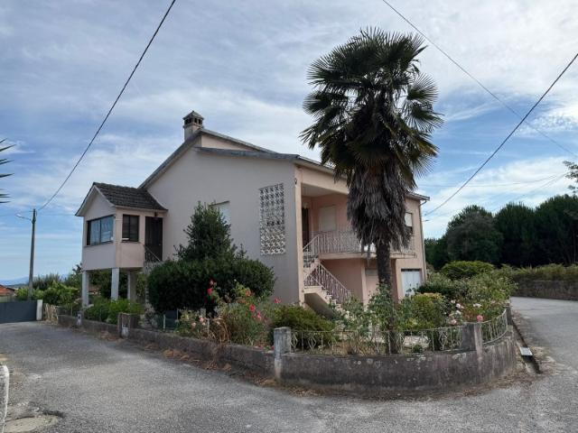 Casa venda em Pregoinho, Couto Do Mosteiro